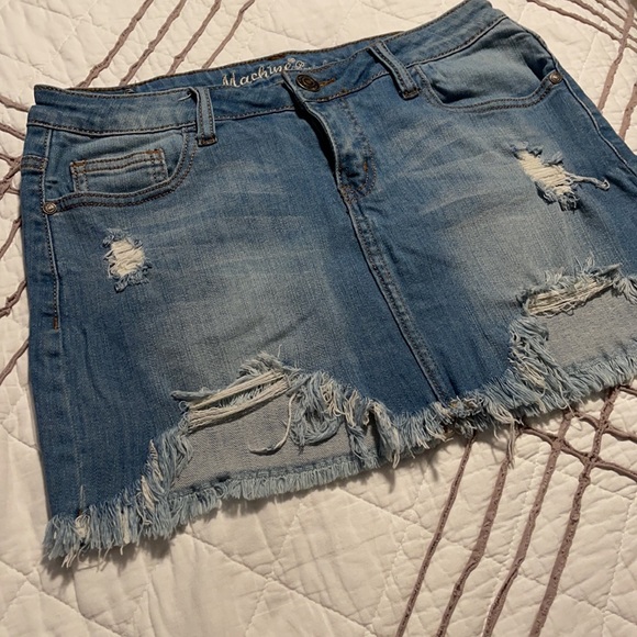 cute mini skirt - Picture 2 of 6